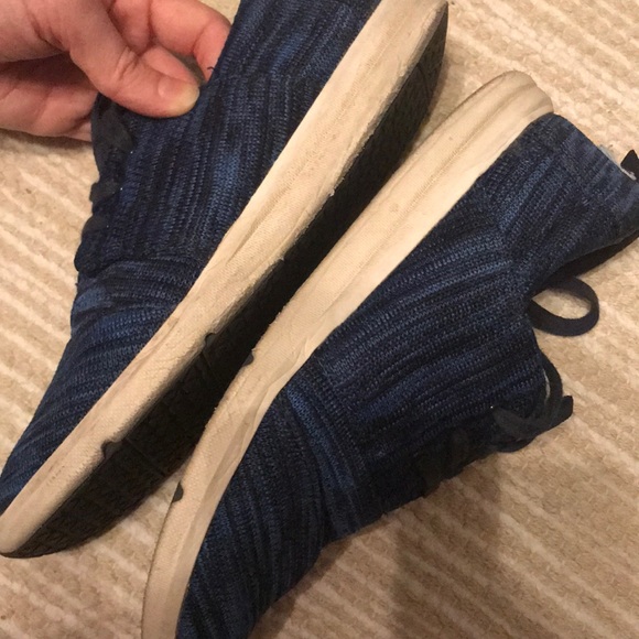 Toms tennis shoes - Picture 6 of 8